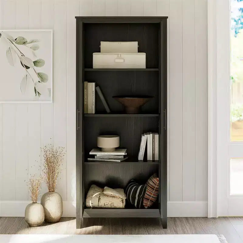 Meuble de rangement de style champêtre avec 4 étagères et 2 portes de style Shaker