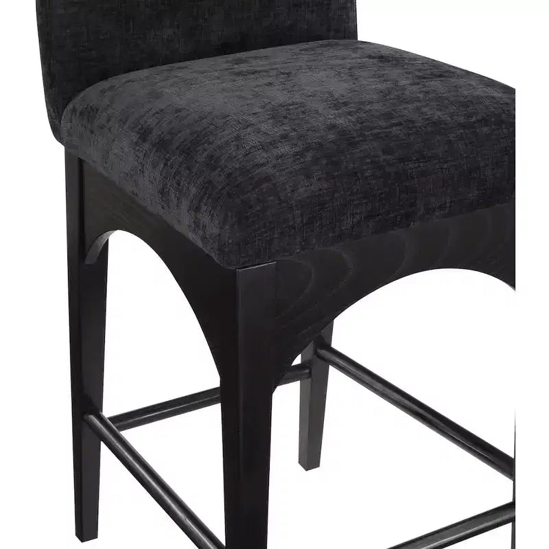Hocker aus schwarzem Chenille-Stoff